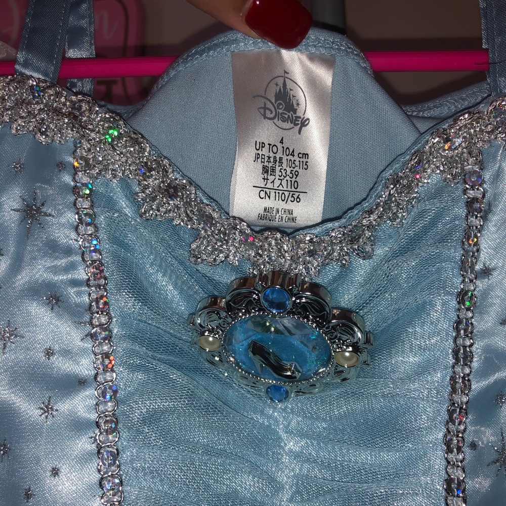 Authentic Disney Cinderella gown - Picture 7 of 8